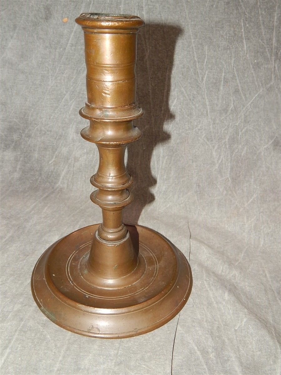 Paires de bougeoirs antiques : 5 modèles les plus chers à découvrir ! 